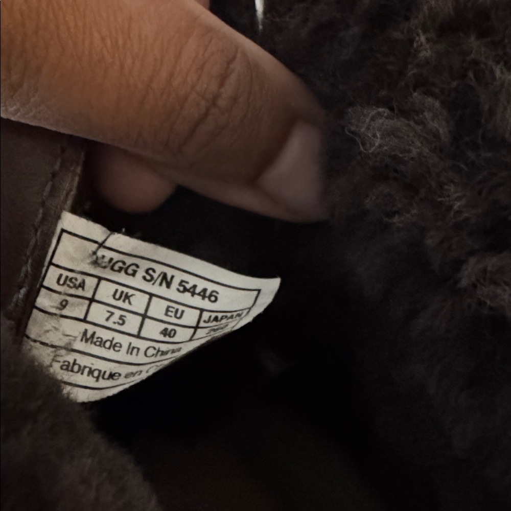 UGG Australia Adirondack Boots - Picture 6 of 7